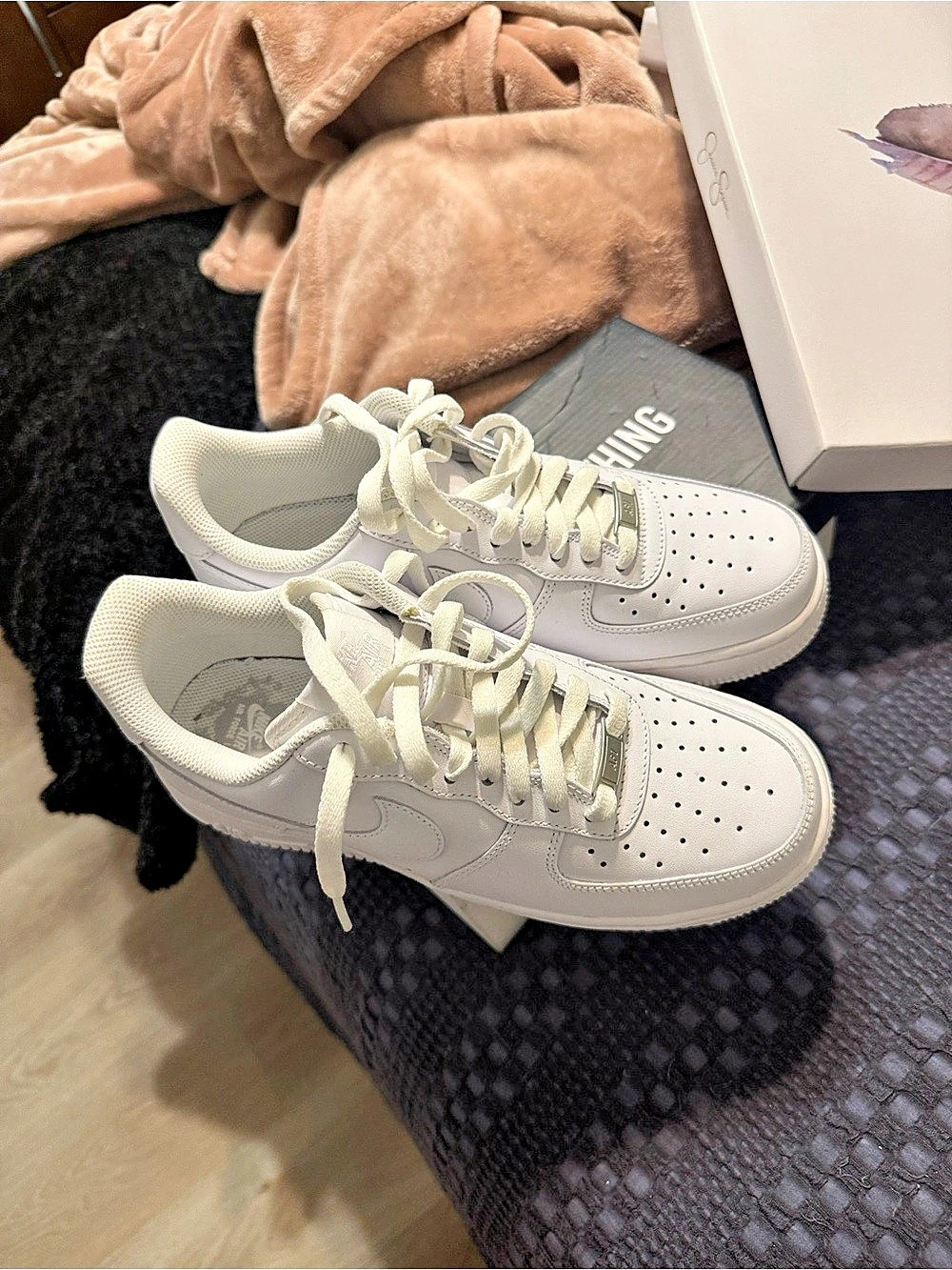 Nike Air Force 1 '07 Low Triple White Sneakers